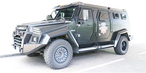 chavit singson armored car|Mayor Singson cruises on his ‘BMW’ armored van.